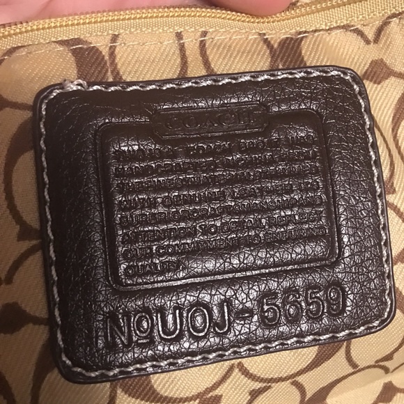 Authentic Coach over-the-shoulder carryon/duffle - Picture 6 of 6