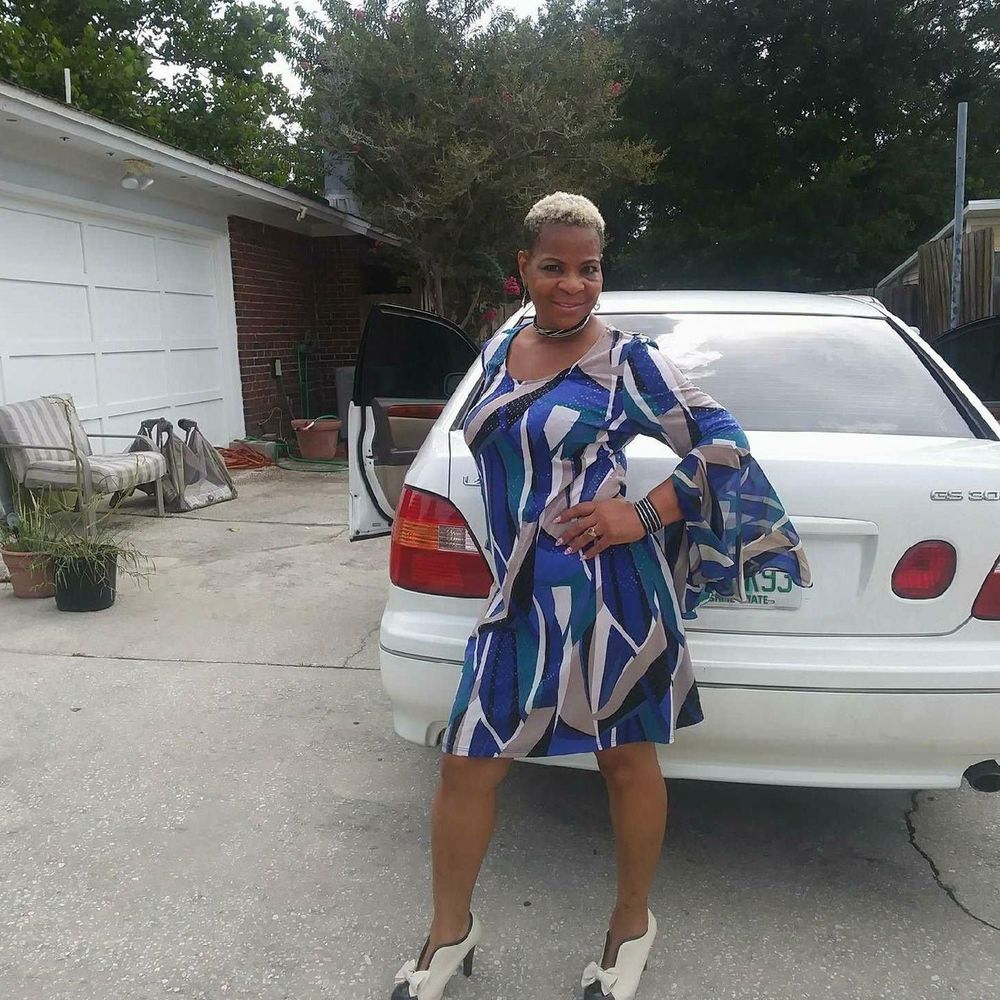 Meet your Posher, Gloria