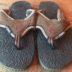 VINTAGE!! Men's Teva leather thong sandals