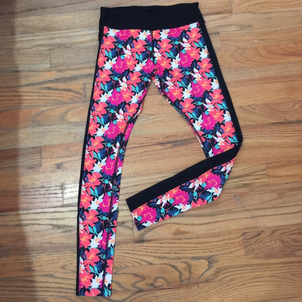 Lorna Jane Black Flowery Athletic Yoga Pants