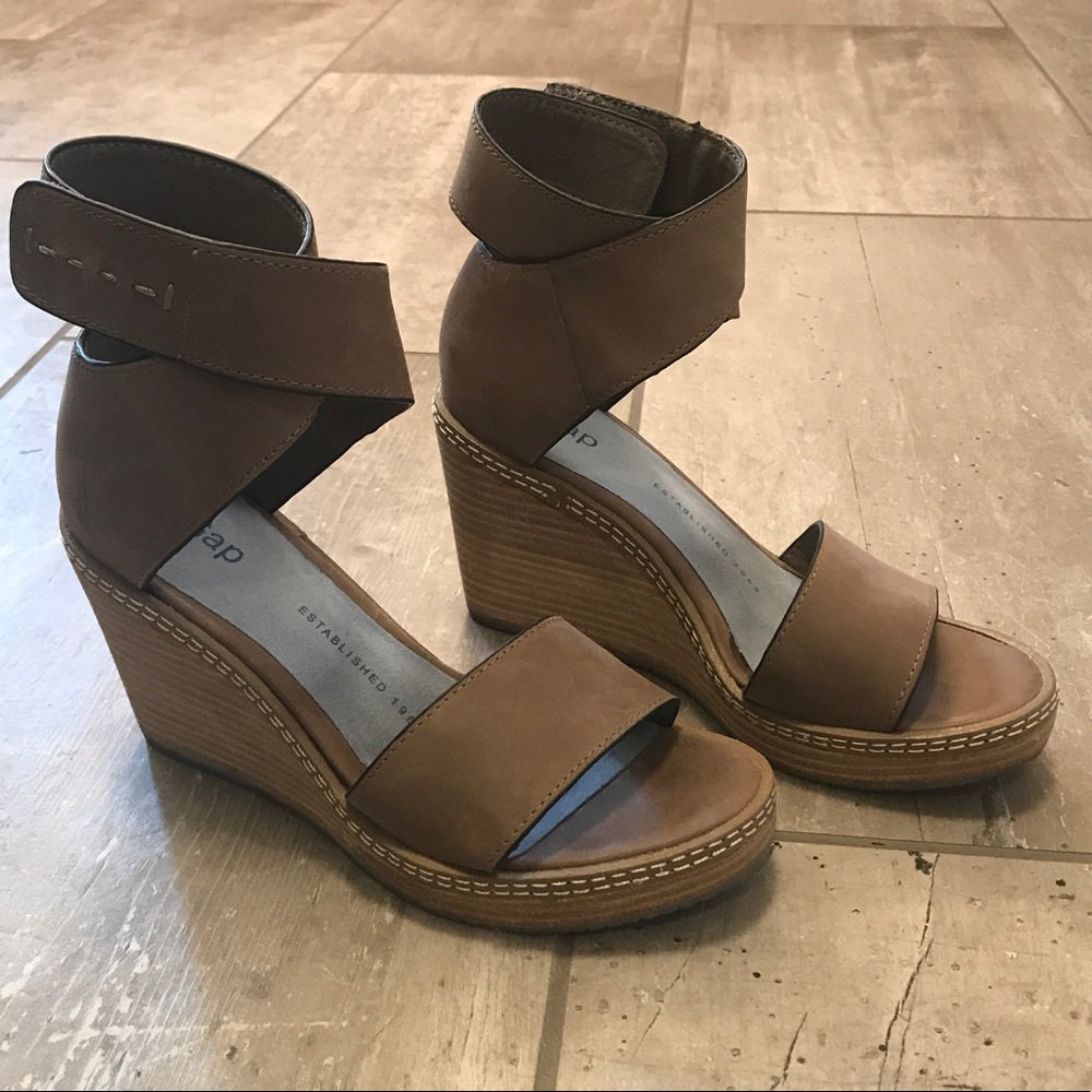 GAP Wedge Sandal