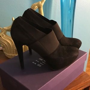 Stuart Weitzman Wrap It Up Bootie