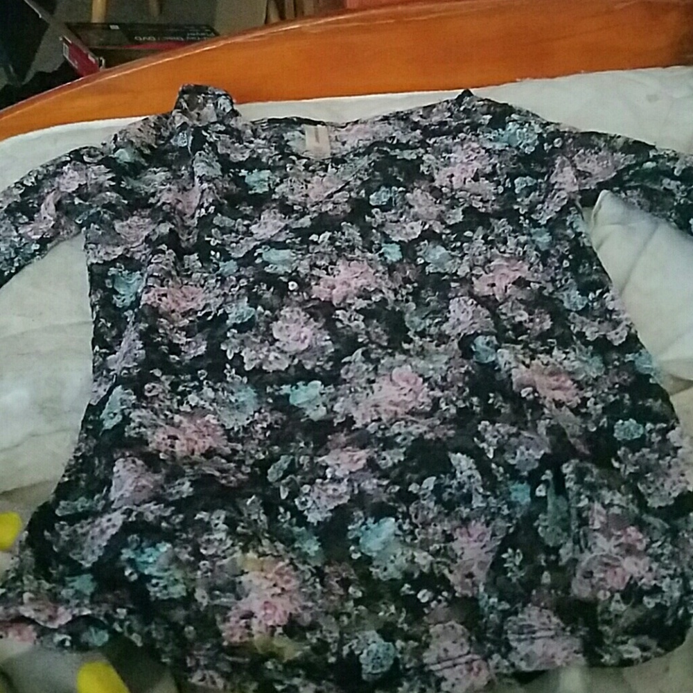 Floral top
