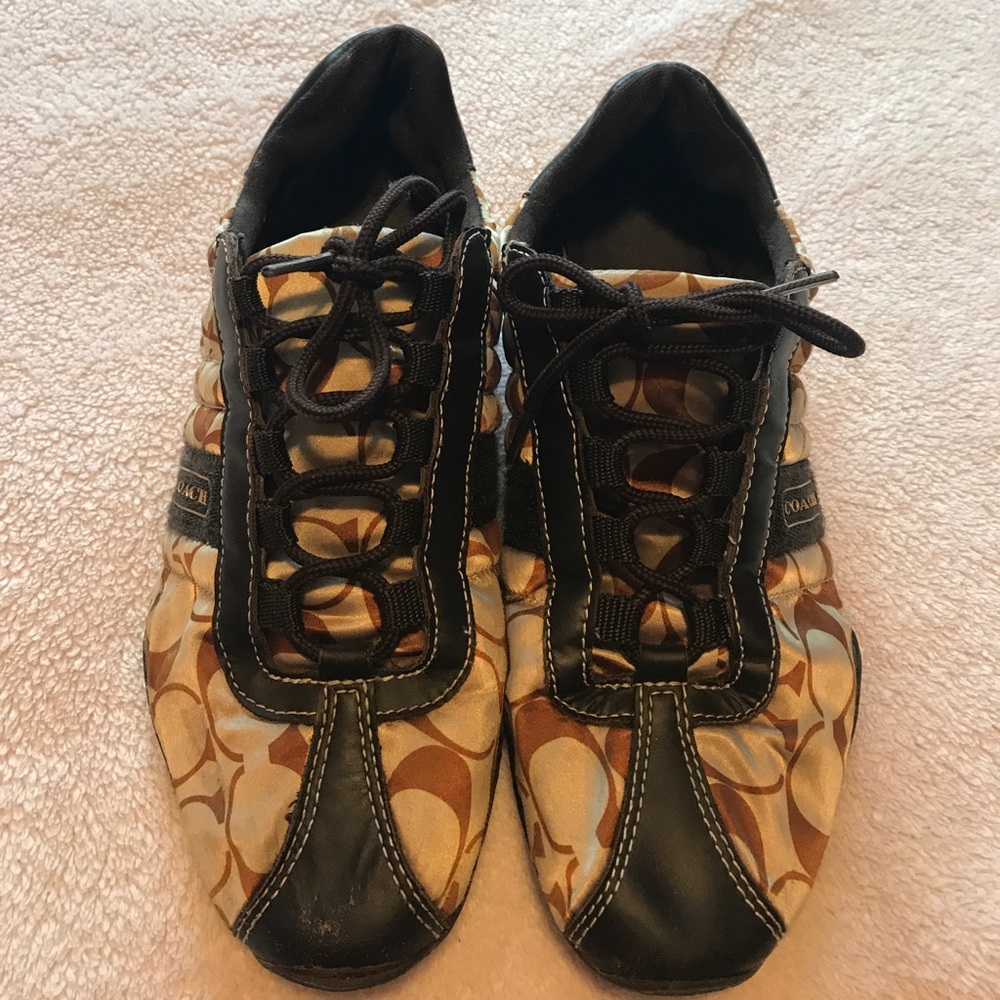 Authentic coach 👠