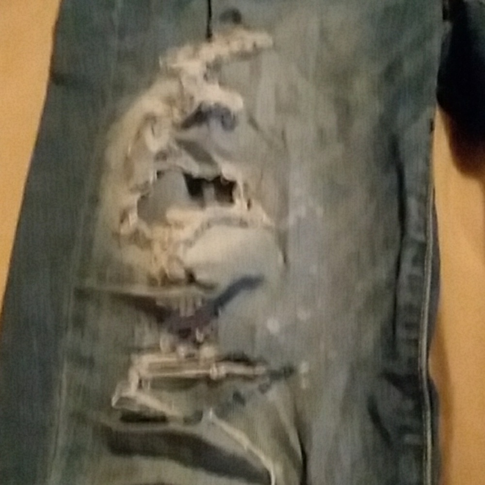 Distressed Jeans - Picture 2 of 5
