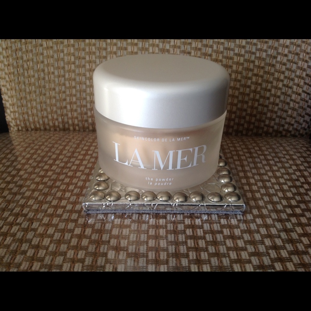 La Mer loose powder ( discontinued)