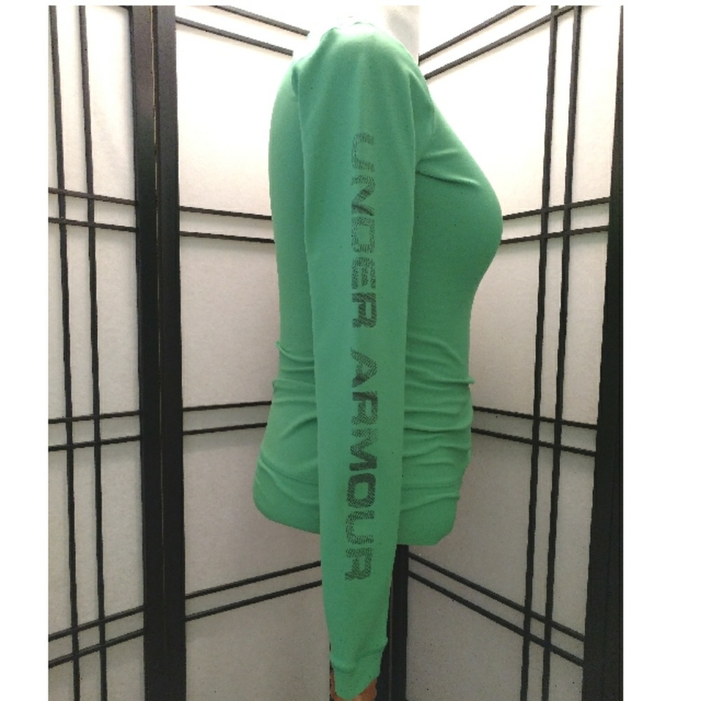 {Under Armour} Fitted Long Sleeve Top - Picture 4 of 5