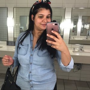 Meet your Posher, Carolina