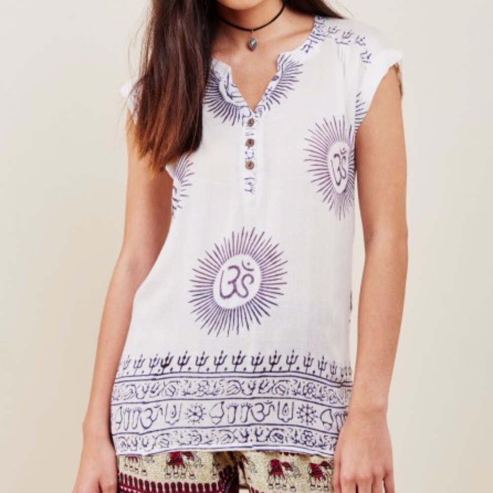 NWOT Earthbound OM Short Sleeve Tunic