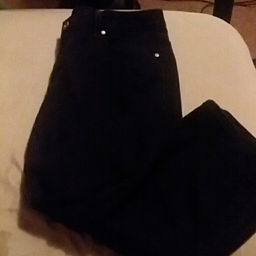 Black Capris