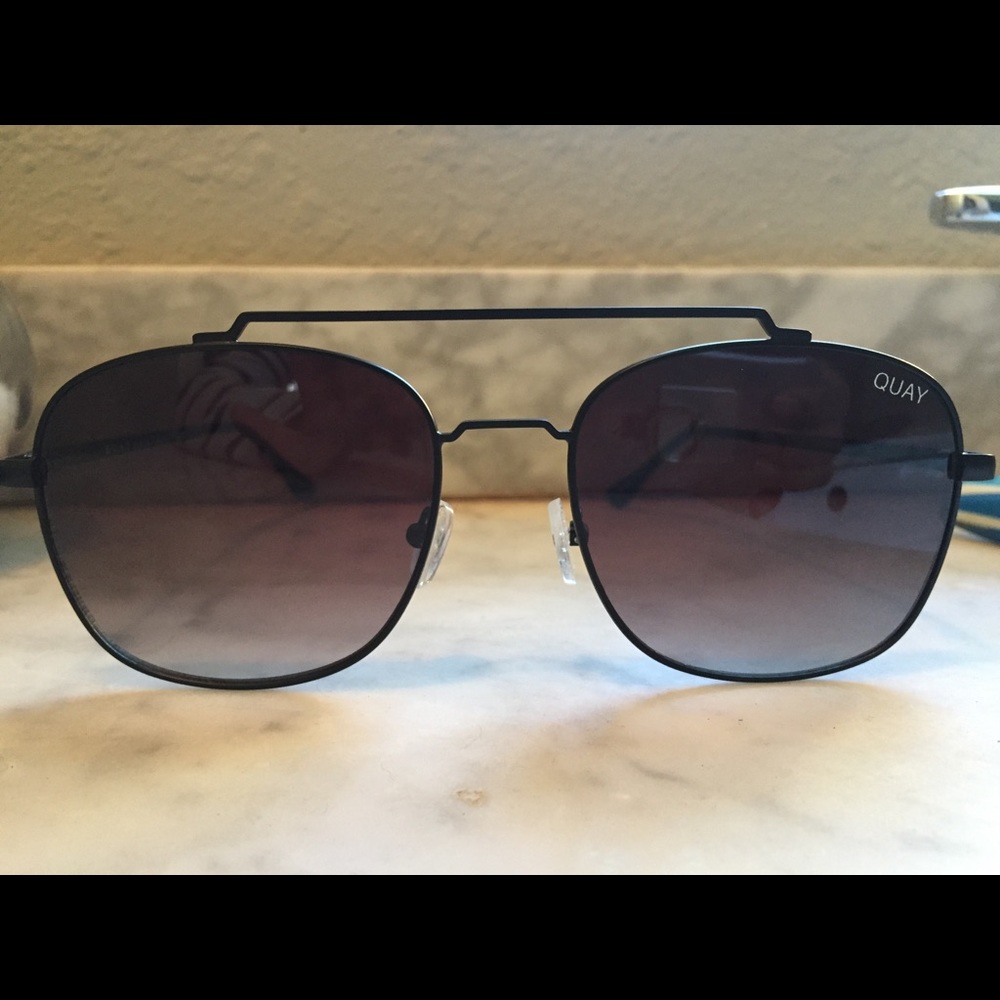 Quay Australia “To be seen" sunglasses