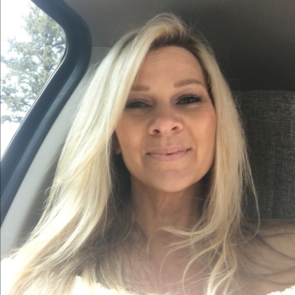 Meet your Posher, Deborah - Picture 1 of 1