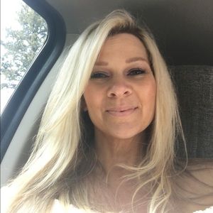 Meet your Posher, Deborah
