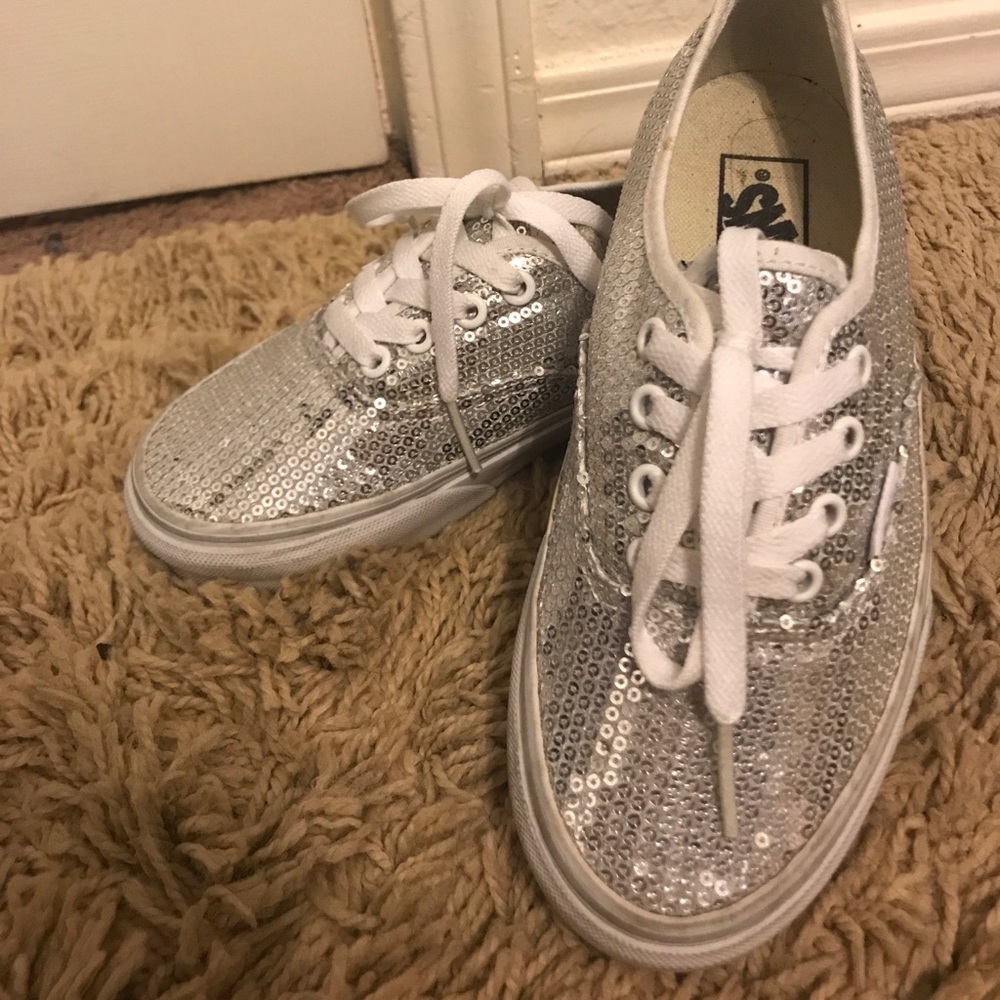 Worn once to a festivals, look brand new