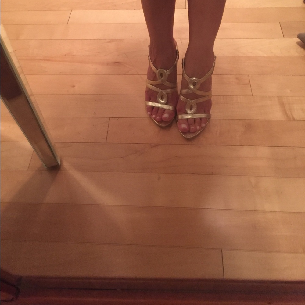 Via Spiga gold heels 6.5 like new