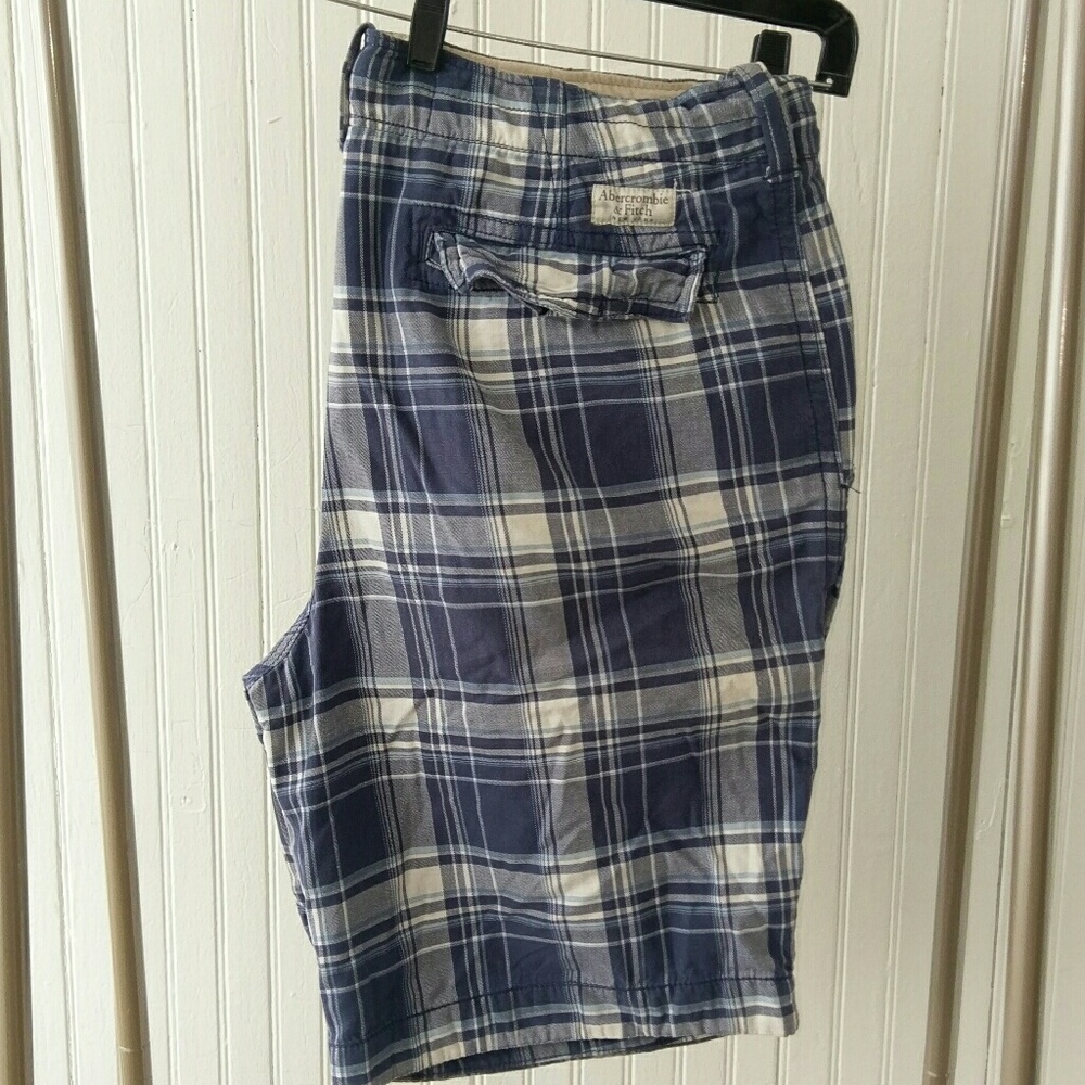 Ambercrombie & Finch plaid shorts
