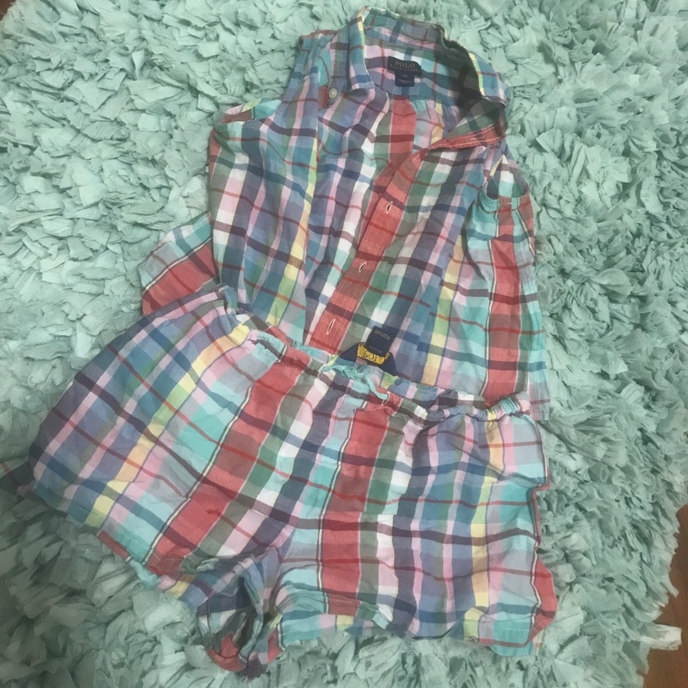 POLO SHIRT AND SHORTS