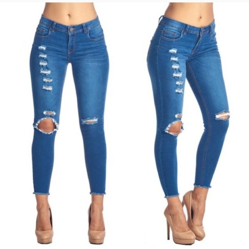“Desi” Distressed jeans, frayed ankle length