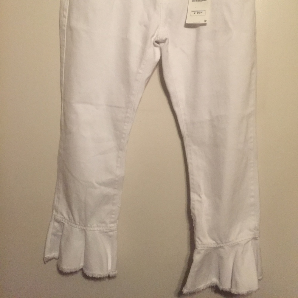 Zara white jeans from Rota Spain size 8 - new.