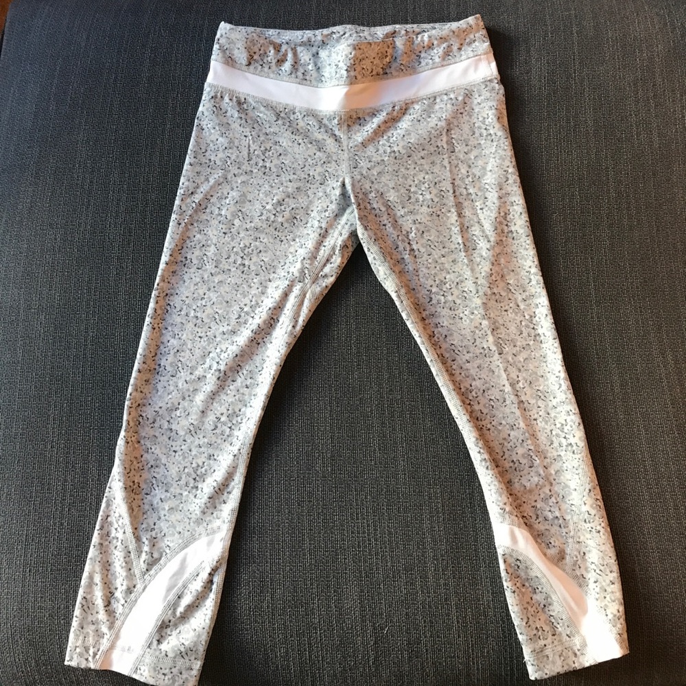 Lululemon Floral Capri Legging/Tight