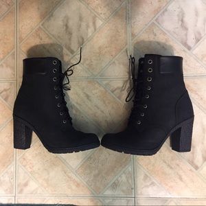 *NEW* Black Timberland Heel Boots