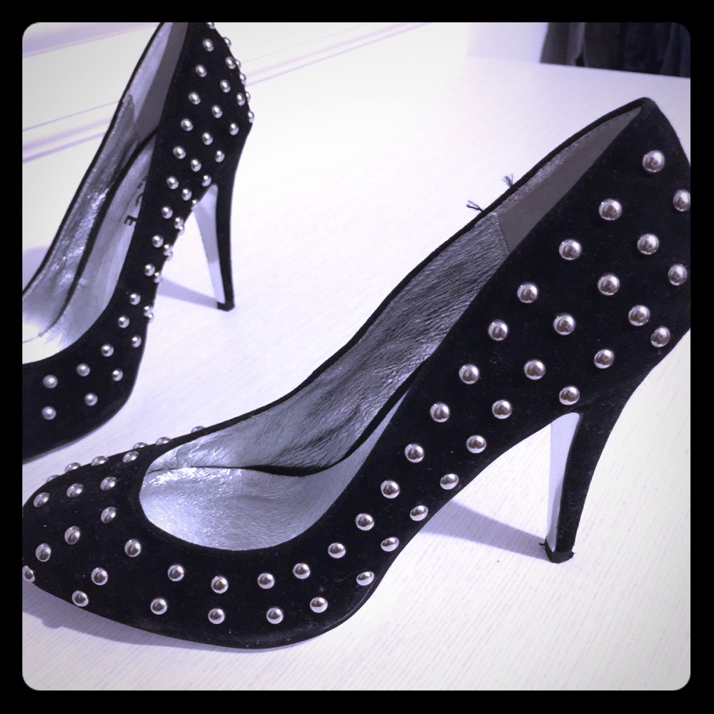 Size 38 Black Studded Pumps