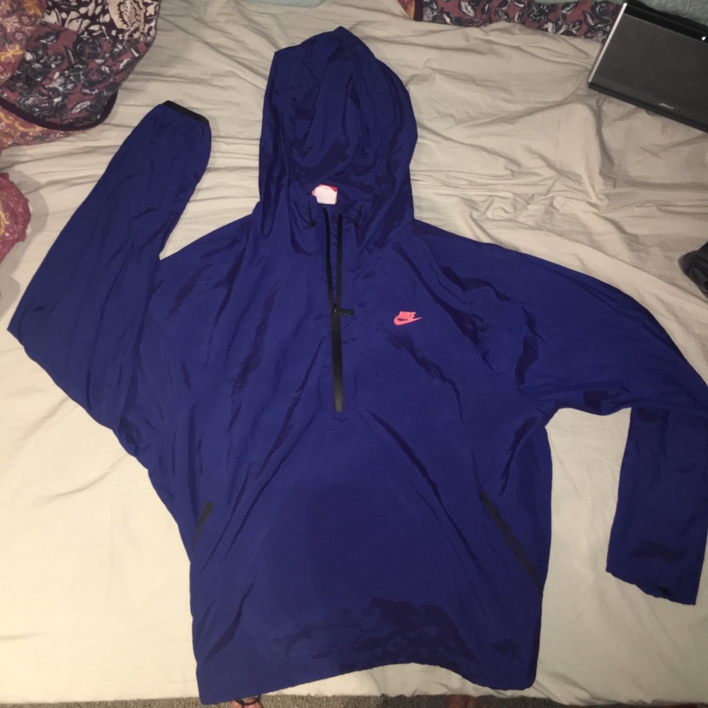 Nike wind breaker