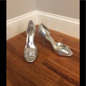 Steve Madden Silver 4" heel. SIZE 9