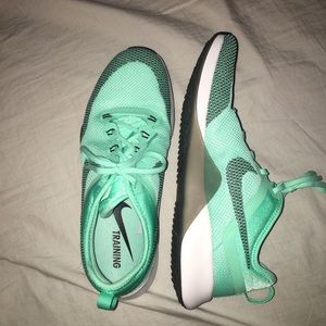 Nike tennis shoes