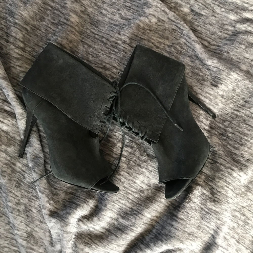 Elizabeth & James Bootie
