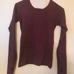 Lululemon top color burgundy