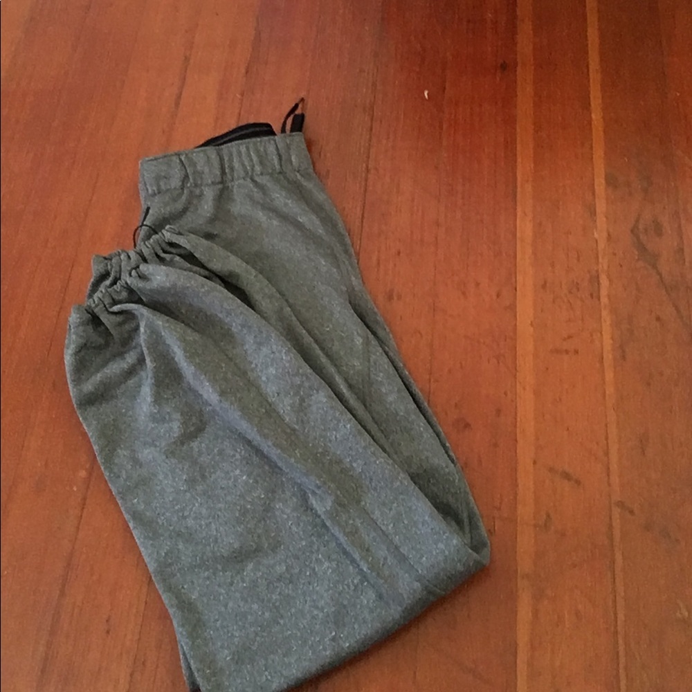 Nike sweats (therma-fit)