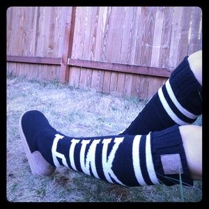 Pink VS winter mukluk boots size 5/6