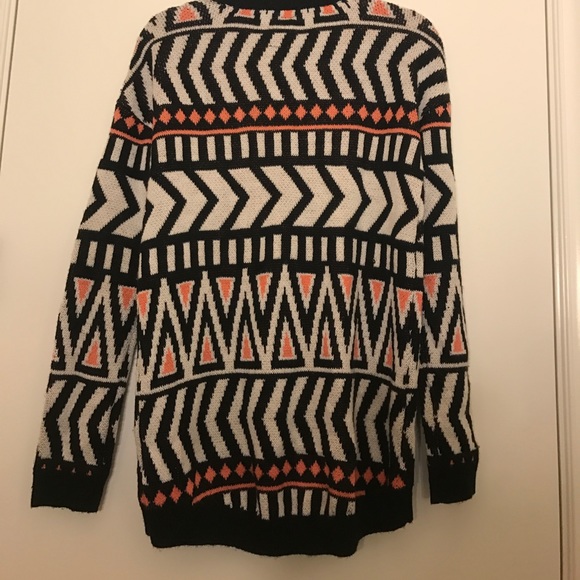 Oversized Roxy Sweater - Picture 2 of 2