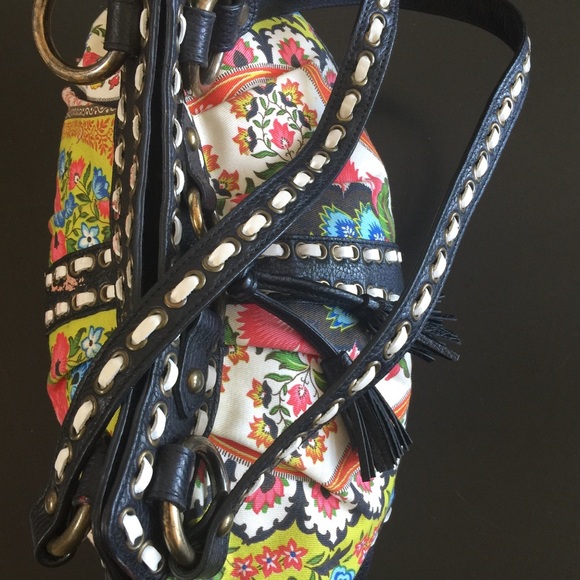 Isabella Fiore Floral Leather Handbag - Picture 3 of 3