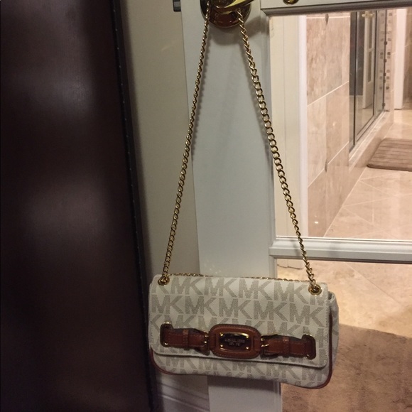 Handbag - Picture 2 of 2