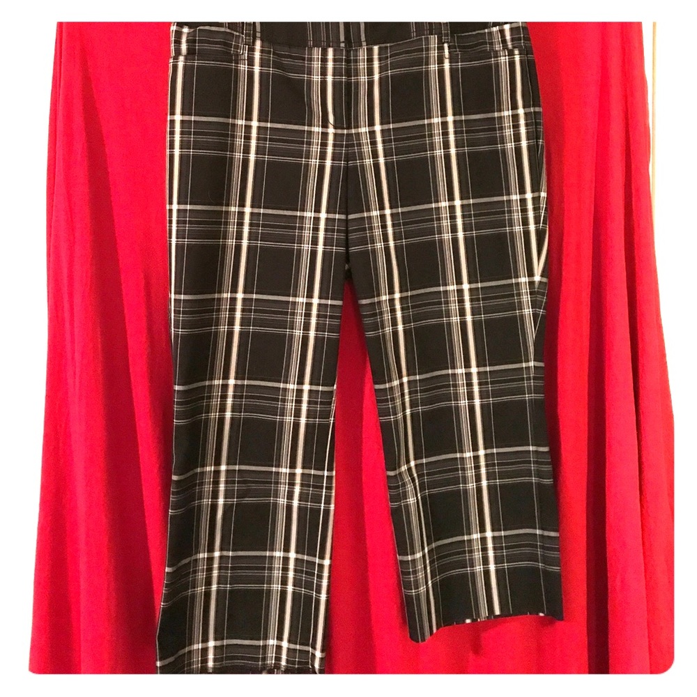 Black and white plaid cropped pants