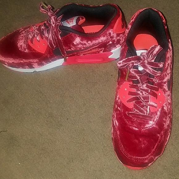 Velvet Nike Air Max - Picture 1 of 5