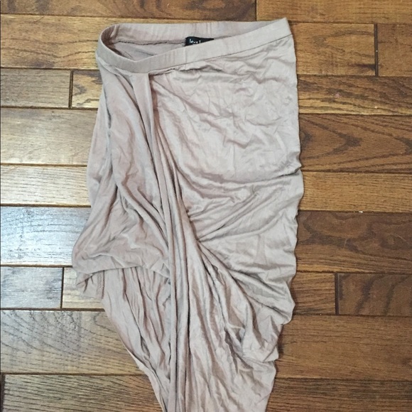 Light tan skirt - Picture 2 of 2