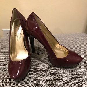Jessica Simpson maroon pumps