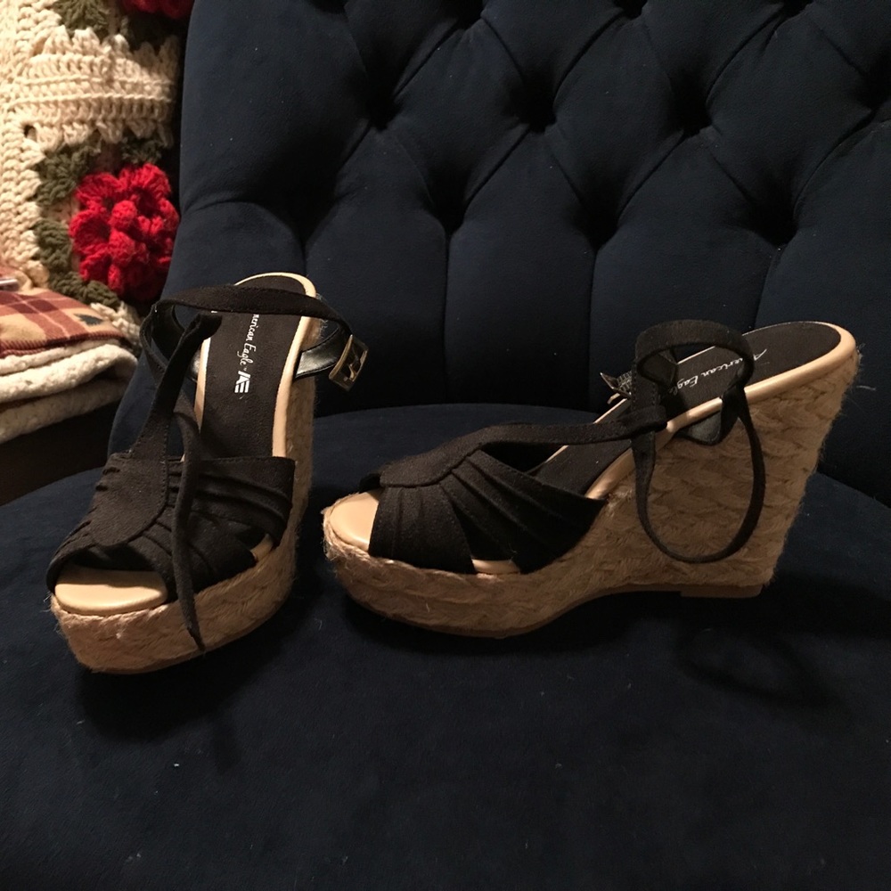 never worn, size 5 wedges