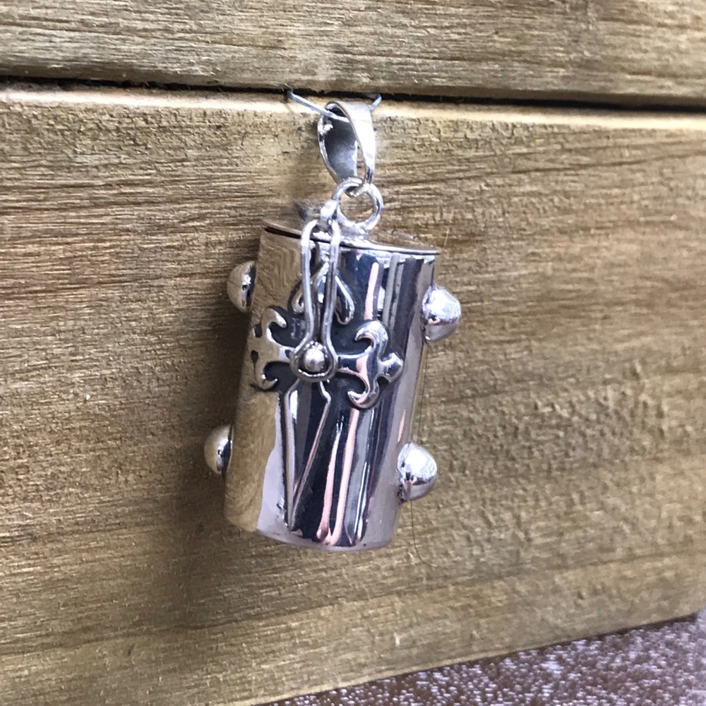 Pendant - Picture 5 of 8