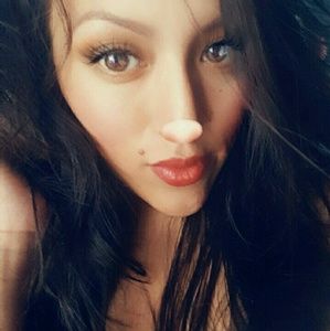 Meet your Posher, Aida