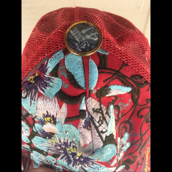 Hat - Picture 5 of 6