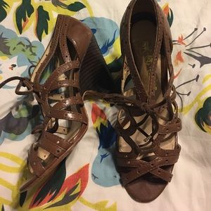 LAMB Lace up heels