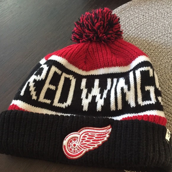 red wings beanie