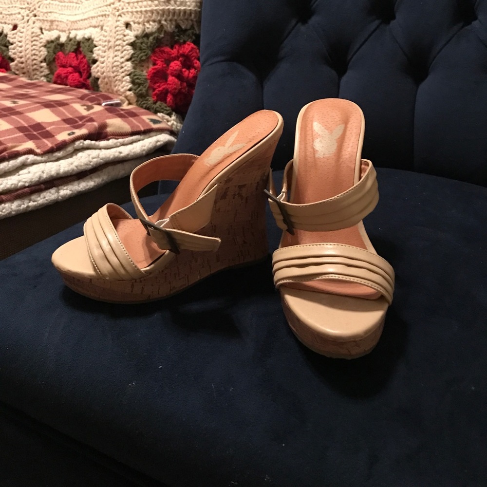 never worn, size5.5, wedges, nude