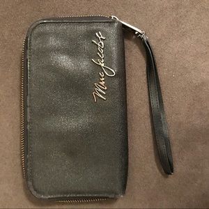 Marc Jacobs Black Zipper Wallet Marc Jacobs Black Zipper Wallet