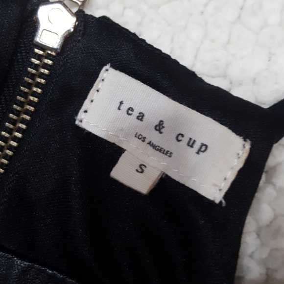 ✨HOST PICK✨Tea cup crop top size Small - Picture 2 of 4