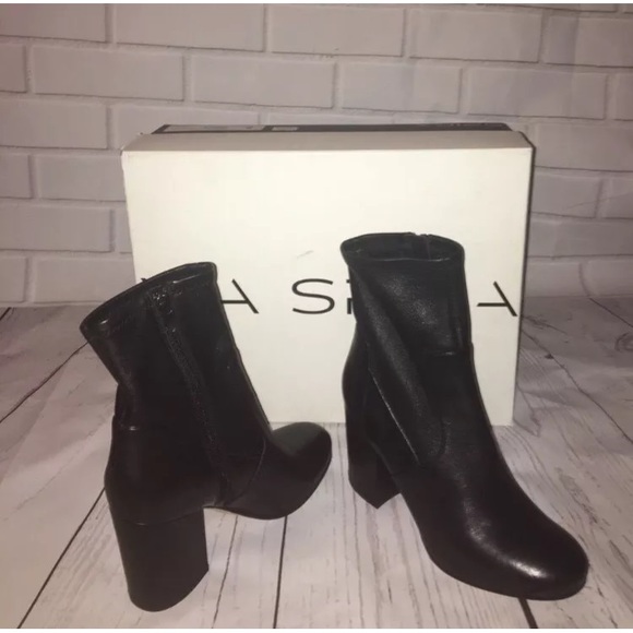 via spiga black booties